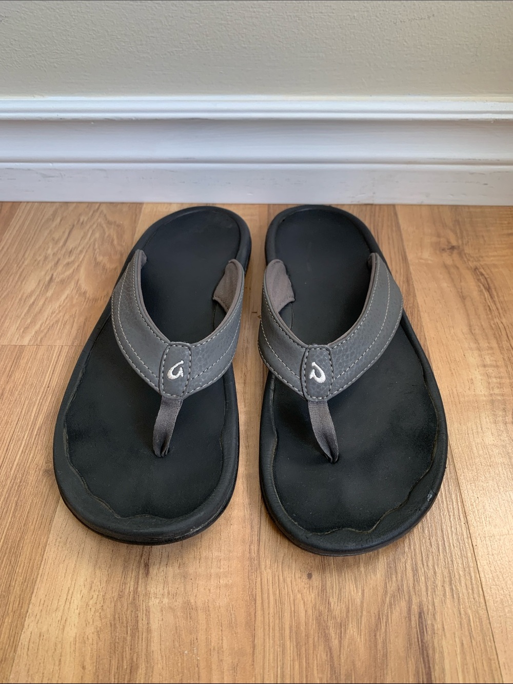 OluKai Black and Gray Women's Flip Flop Sandals